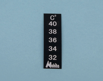 Liquid crystal thermometer, small, 32/40 ºC