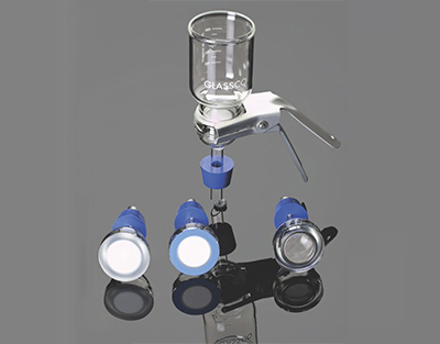 Bouchon en silicone perforé pour équipement de filtration 25 mm, Glassco