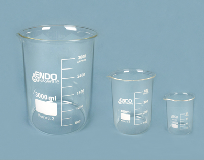 Vaso forma baja, con pico, 10 ml