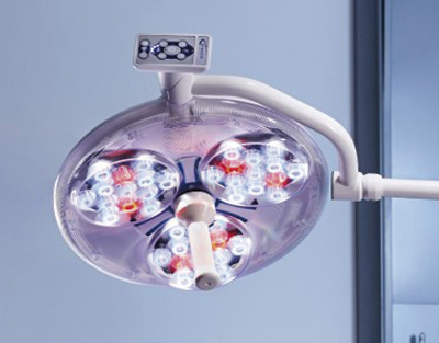 Lámpara de cirugía Astramax AM30MO con ruedas