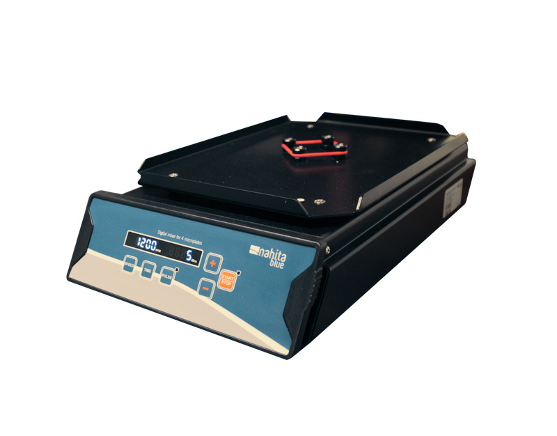 Digital mixer for 4 microplates