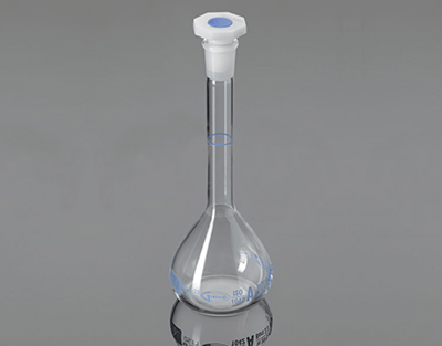 Matraz aforado Glassco A 50ml tap. plast. 14/23 grad. azul